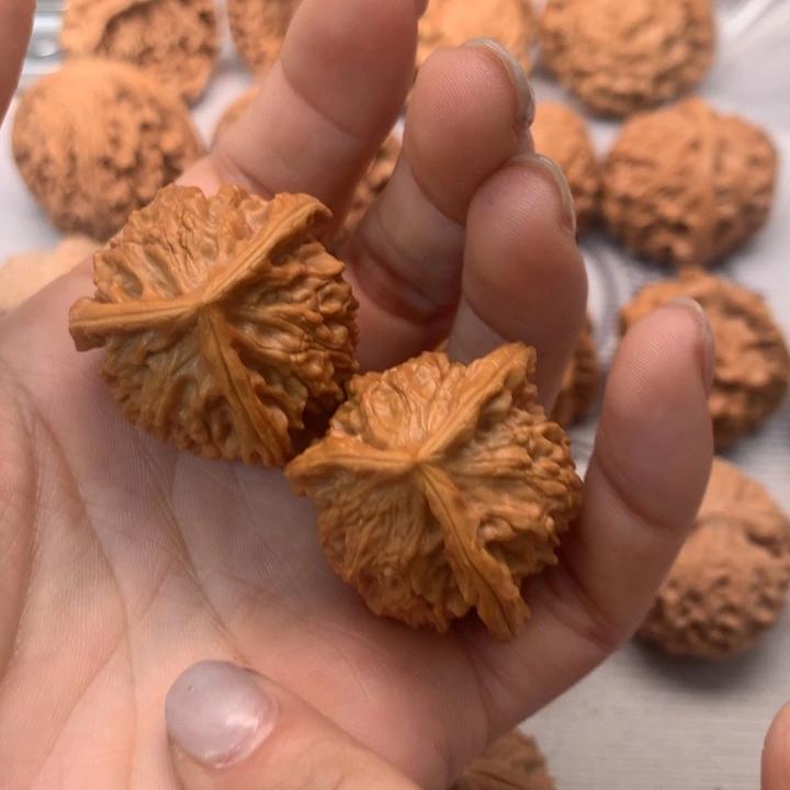 志***把件文玩核桃三棱手捻