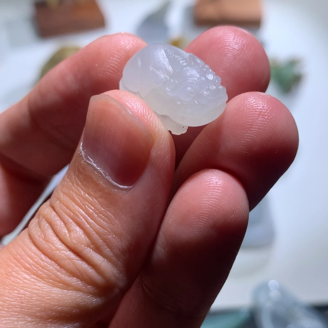 定制翡翠未镶嵌挂件