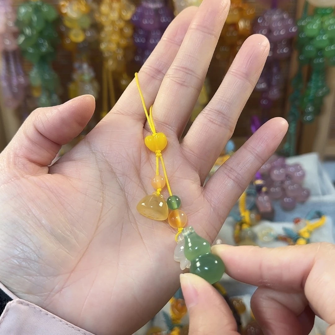 浅***仙玛瑙/玉髓未镶嵌手机挂件