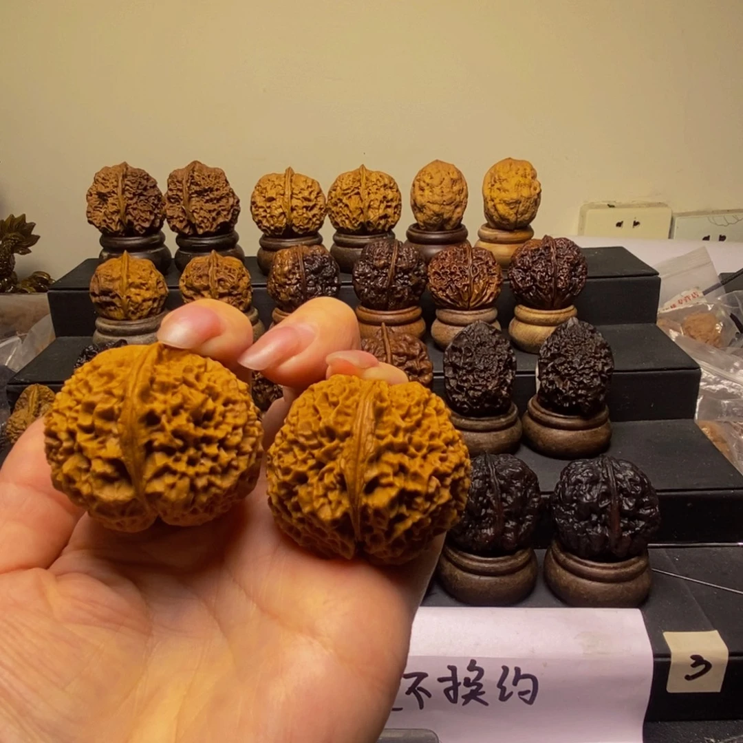 文玩核桃吊坠铁绣球40