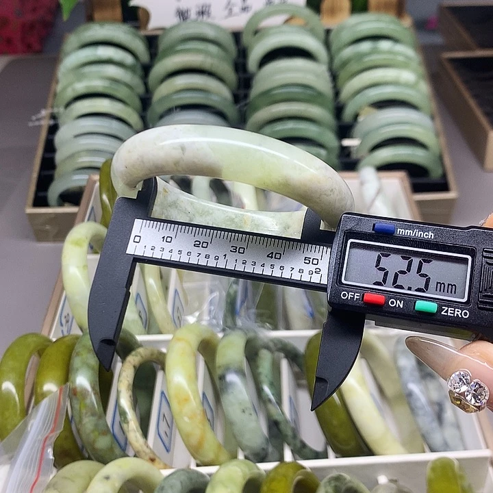 未镶嵌蛇纹石玉手镯30