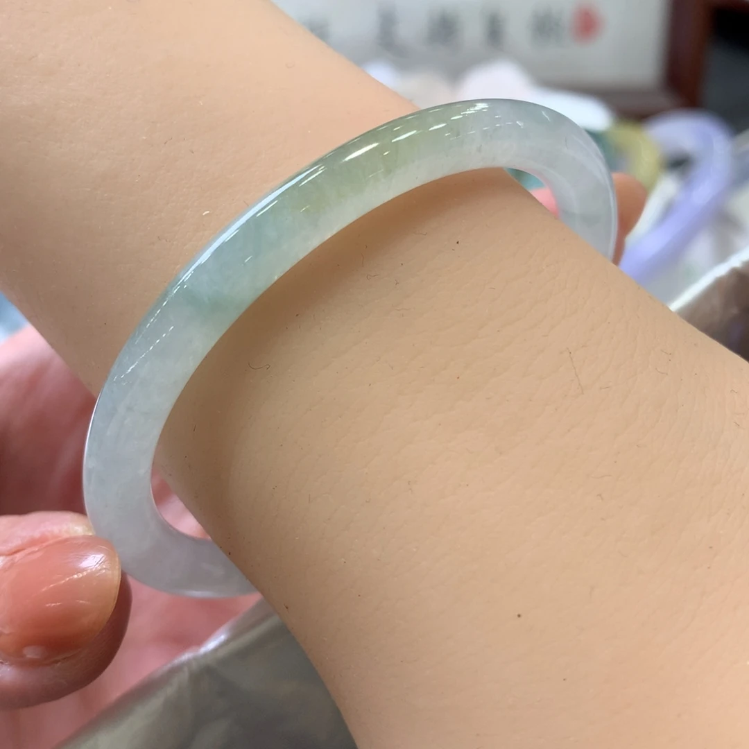 翡翠未镶嵌手镯天然Ａ货翡翠53/54贵妃