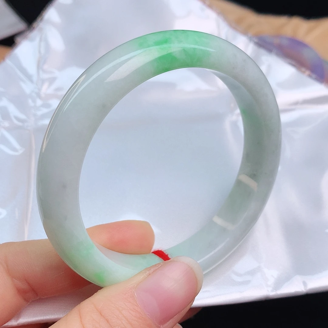 翡翠手镯未镶嵌8471xxcccv