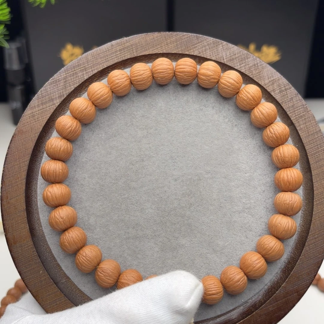 涛****吊坠猴头核桃12.1飞碟土豪