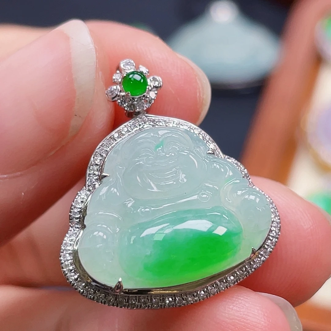 翡翠18K金镶嵌颈饰绿飘花佛公