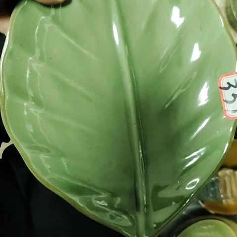 瓷片盘子，碗，瓶子，沙锅，茶壶，微瑕疵！