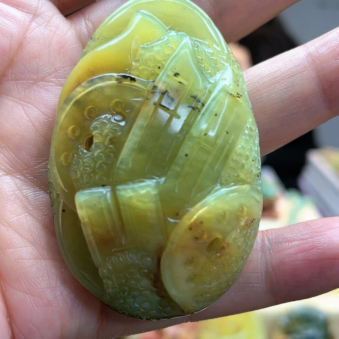 蛇纹石玉颈饰未镶嵌