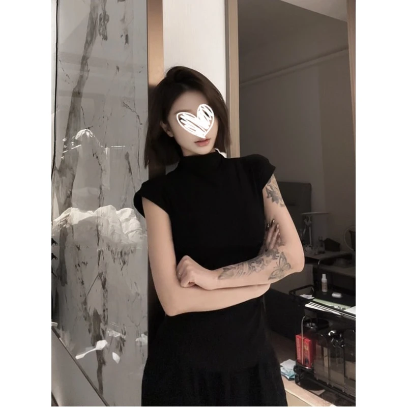 2025年夏季爆款高级感背心修身显瘦纯欲性感辣妹穿搭简约上衣