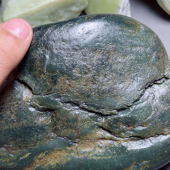 和田玉未镶嵌珠宝奇石