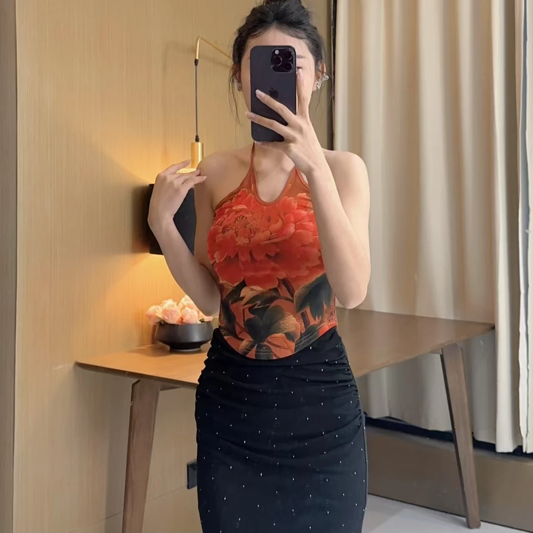 气质女人味轻奢时尚挂脖吊带无袖定位花花色印花修身百搭小上衣