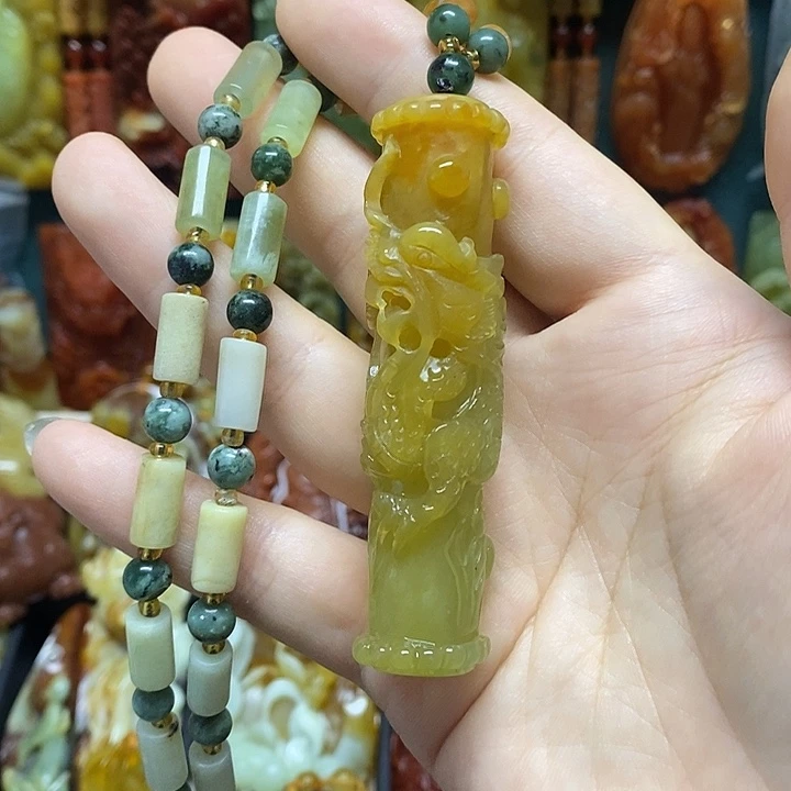未镶嵌岫玉吊坠(赠链)