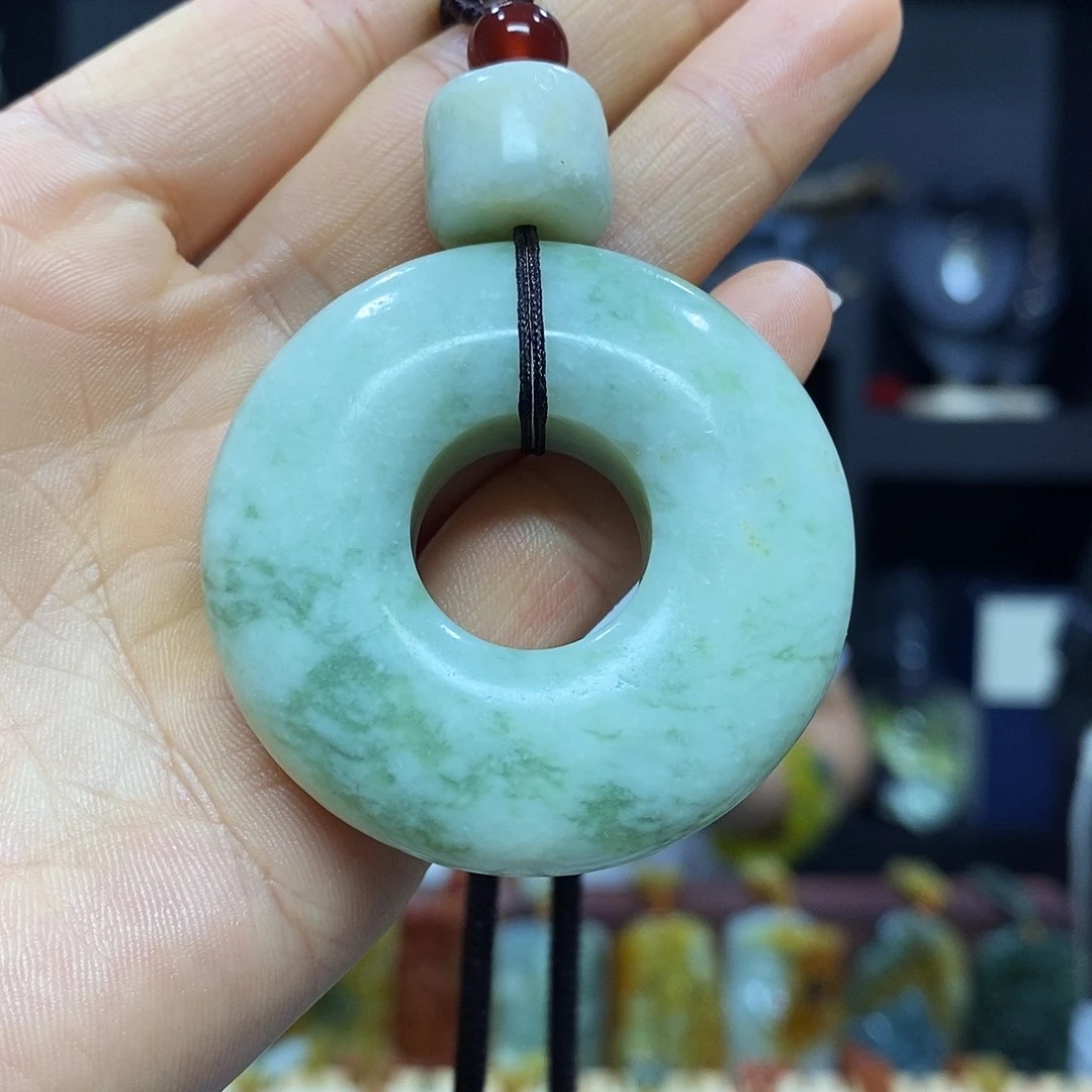 岫玉未镶嵌挂件吊坠