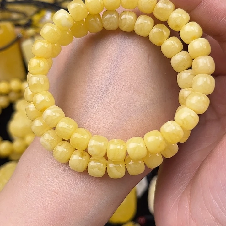 琥珀未镶嵌颈饰琥珀，多样性发其一