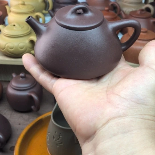 茶壶紫砂紫泥子冶180豪升左右吧