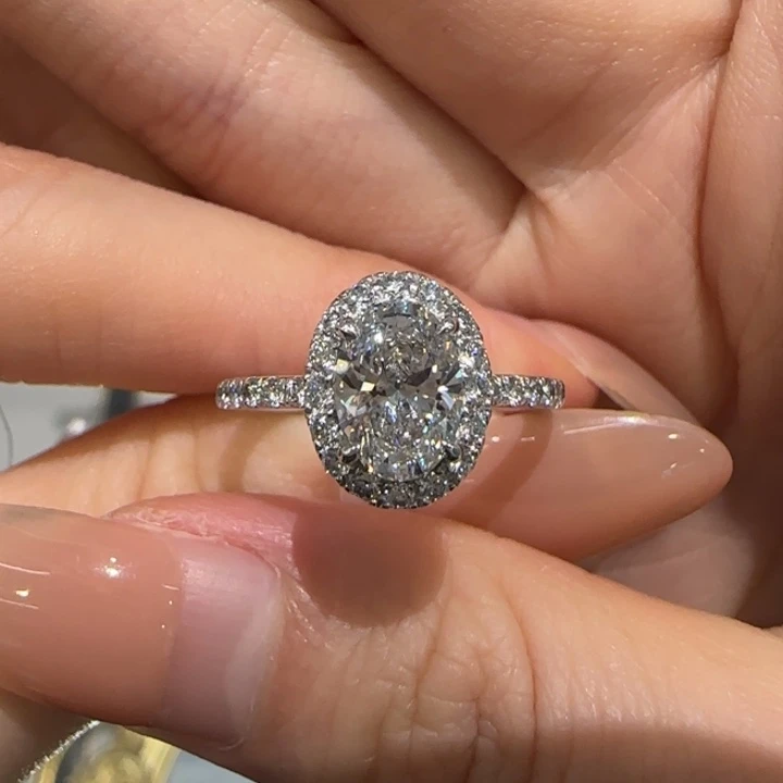 实验室培育钻石铂Pt950镶嵌1卡椭圆围镶