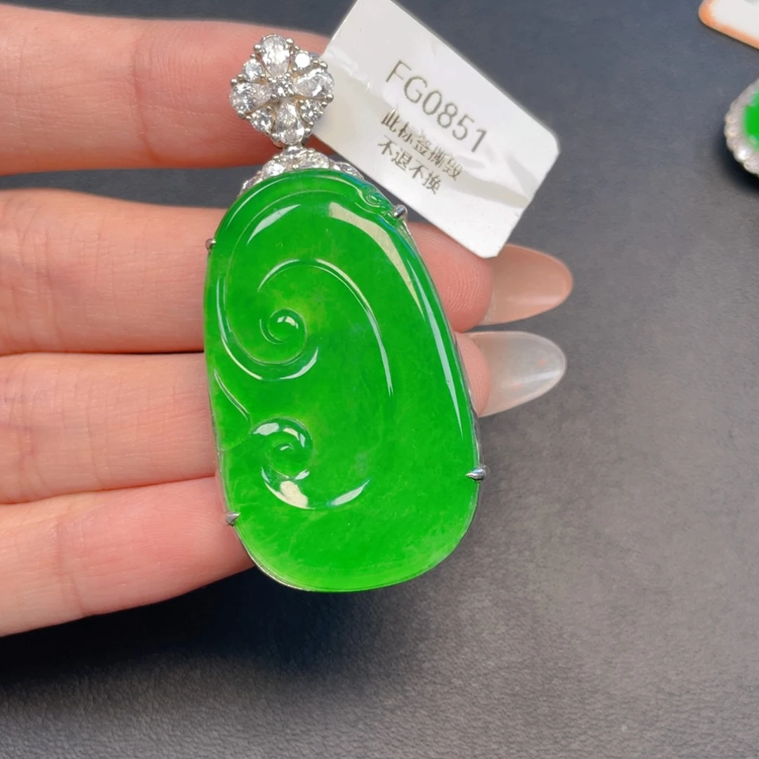 【闪购商品】吊坠(不含链)银S925镶嵌翡翠
