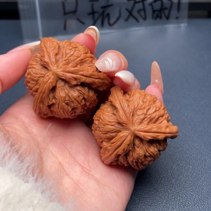 玉***宸吊坠文玩核桃白狮子