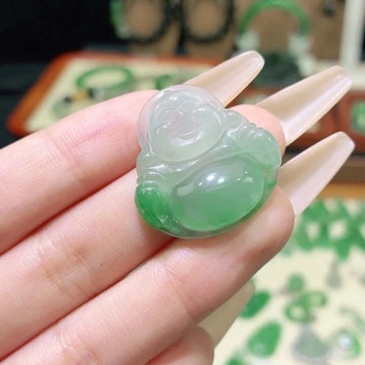 石英质玉（非洲翠）未镶嵌颈饰