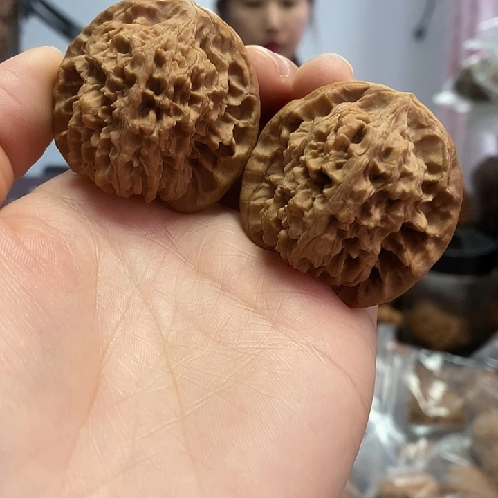 文玩核桃把件42.5乾隆纹