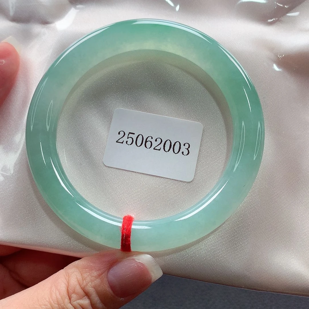 未镶嵌手镯（圆镯）翡翠89号，天然A货翡翠手镯