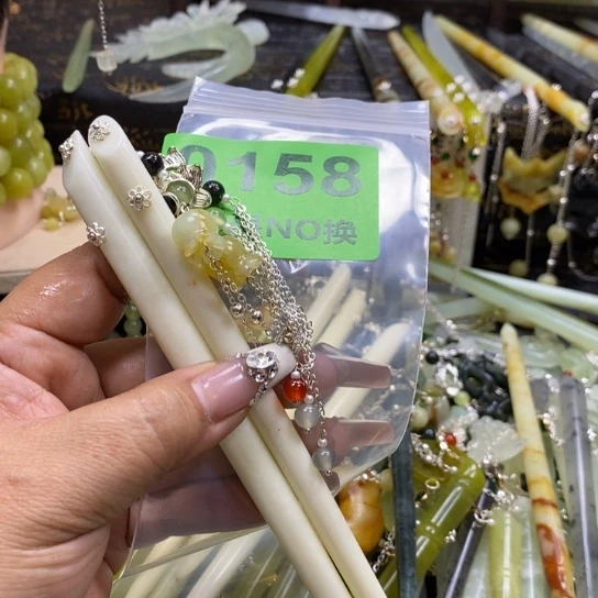 我***谁蛇纹石玉未镶嵌发簪