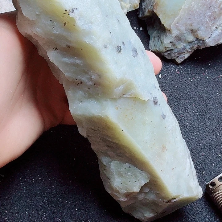 未镶嵌和田玉（糖玉）珠宝半成品