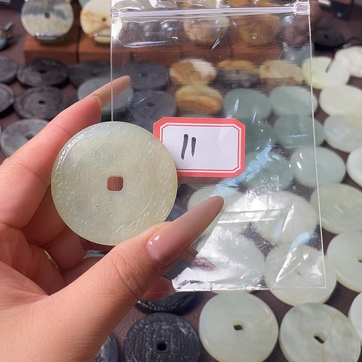 蛇纹石玉合金颈饰