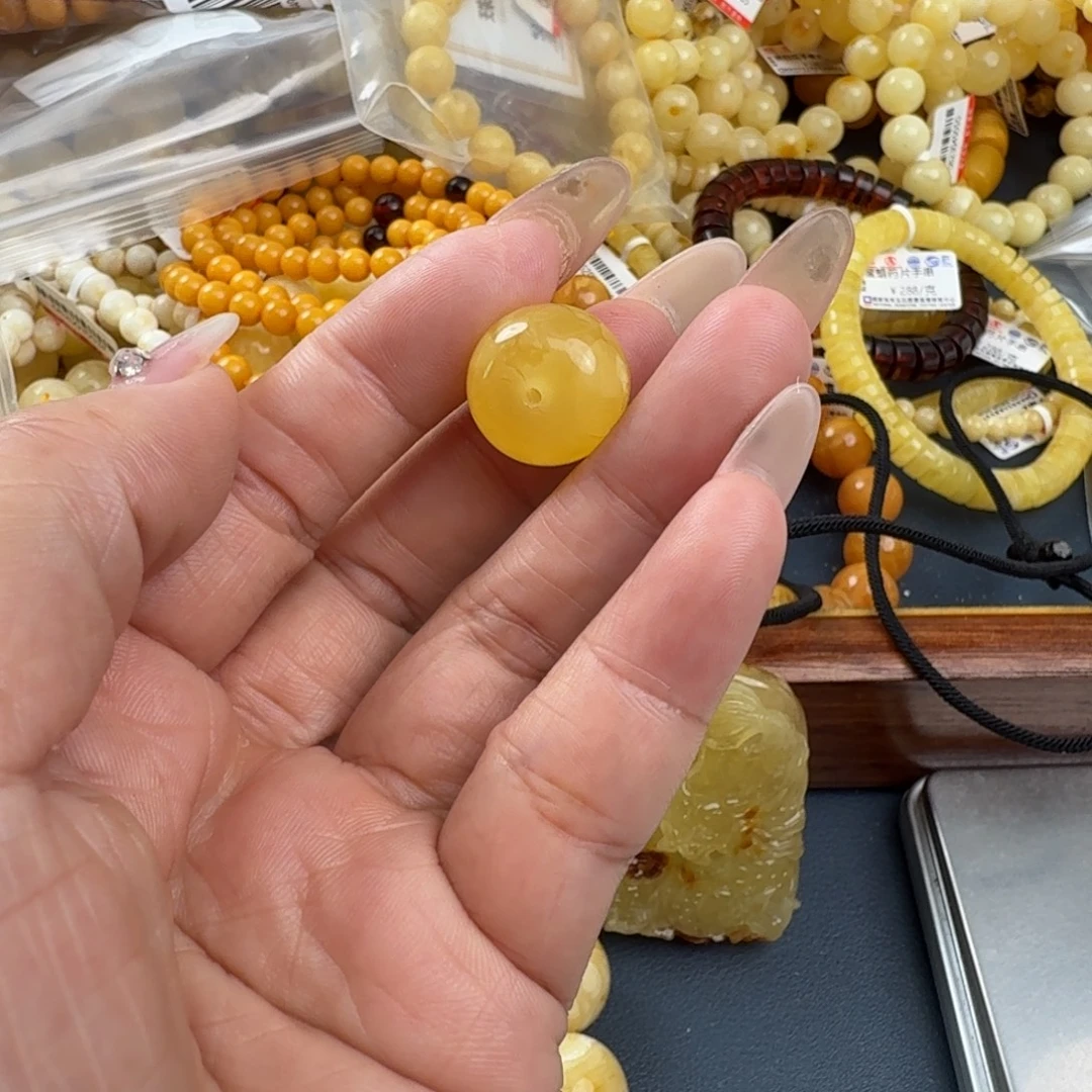 琥珀未镶嵌珠宝奇石