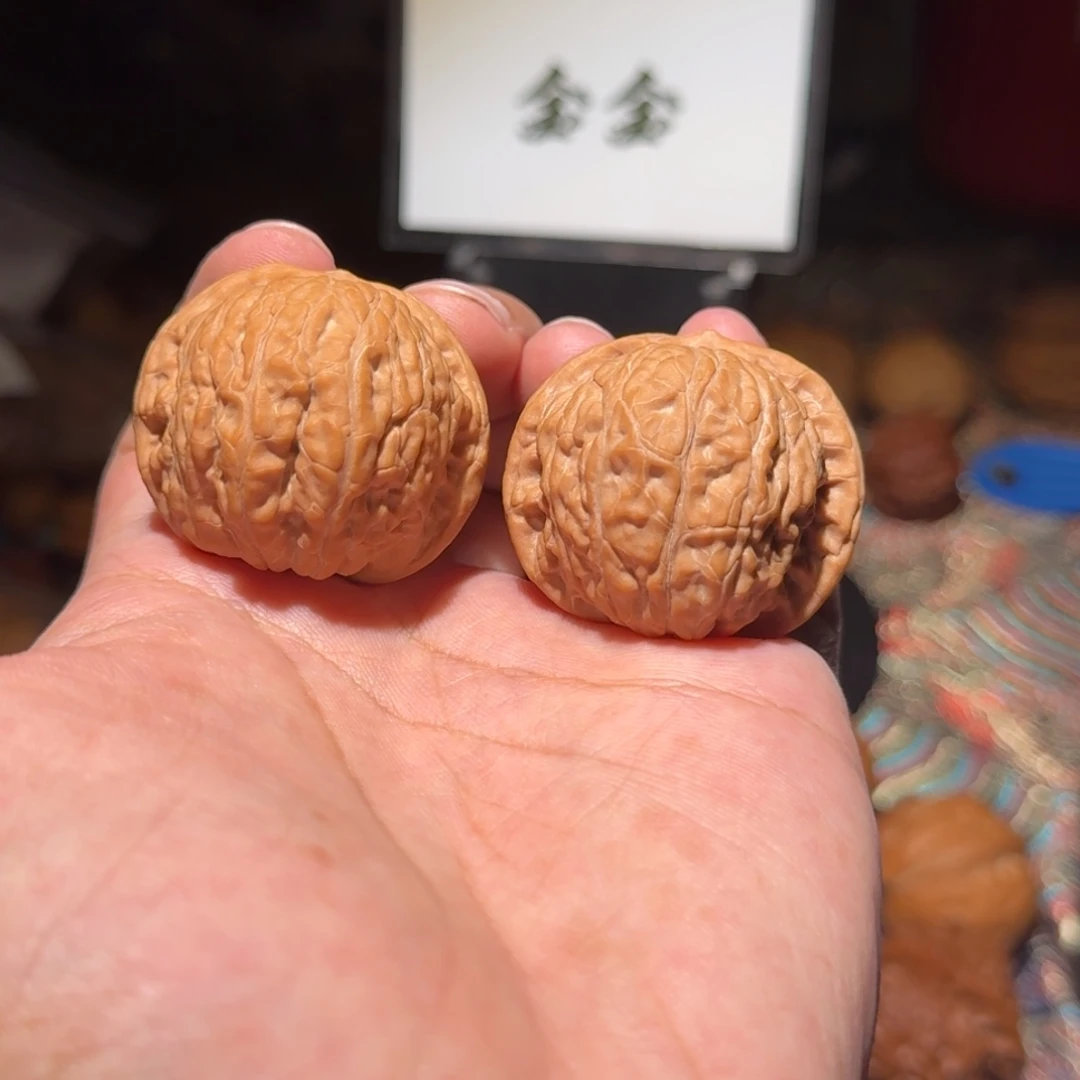 文玩核桃把件1285乾隆磨，尺寸38 38 33