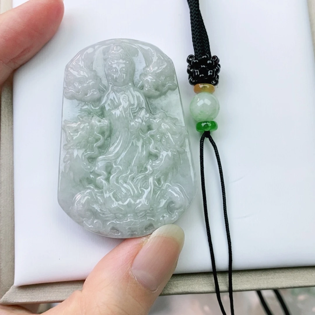 翡翠未镶嵌颈饰九龙观音