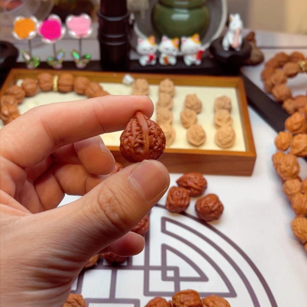 文玩核桃手串?**?蛤蟆头