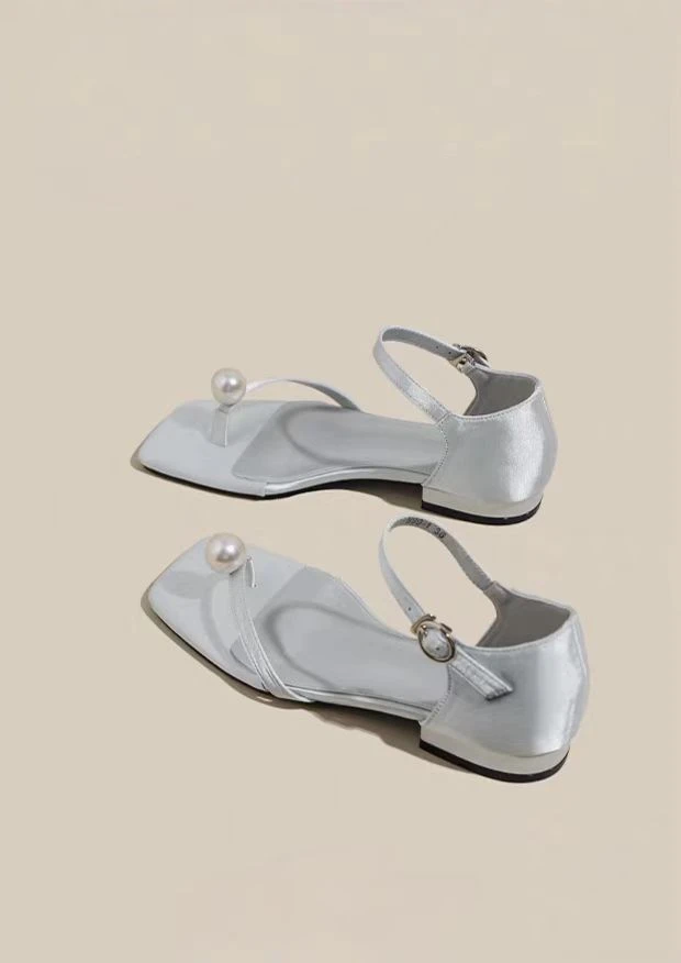 A6010一字式扣带款方头百搭细跟低跟女坡跟时装凉鞋粗跟