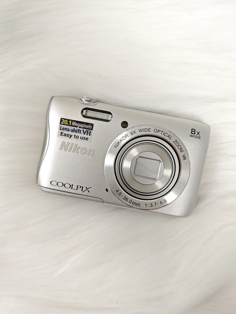 95新 Nikon/尼康 银色S3700 小机皇 出片清晰冷白带WiFi 适合新手