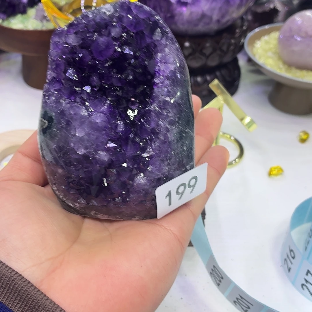 未镶嵌水晶大型摆件（非配饰）