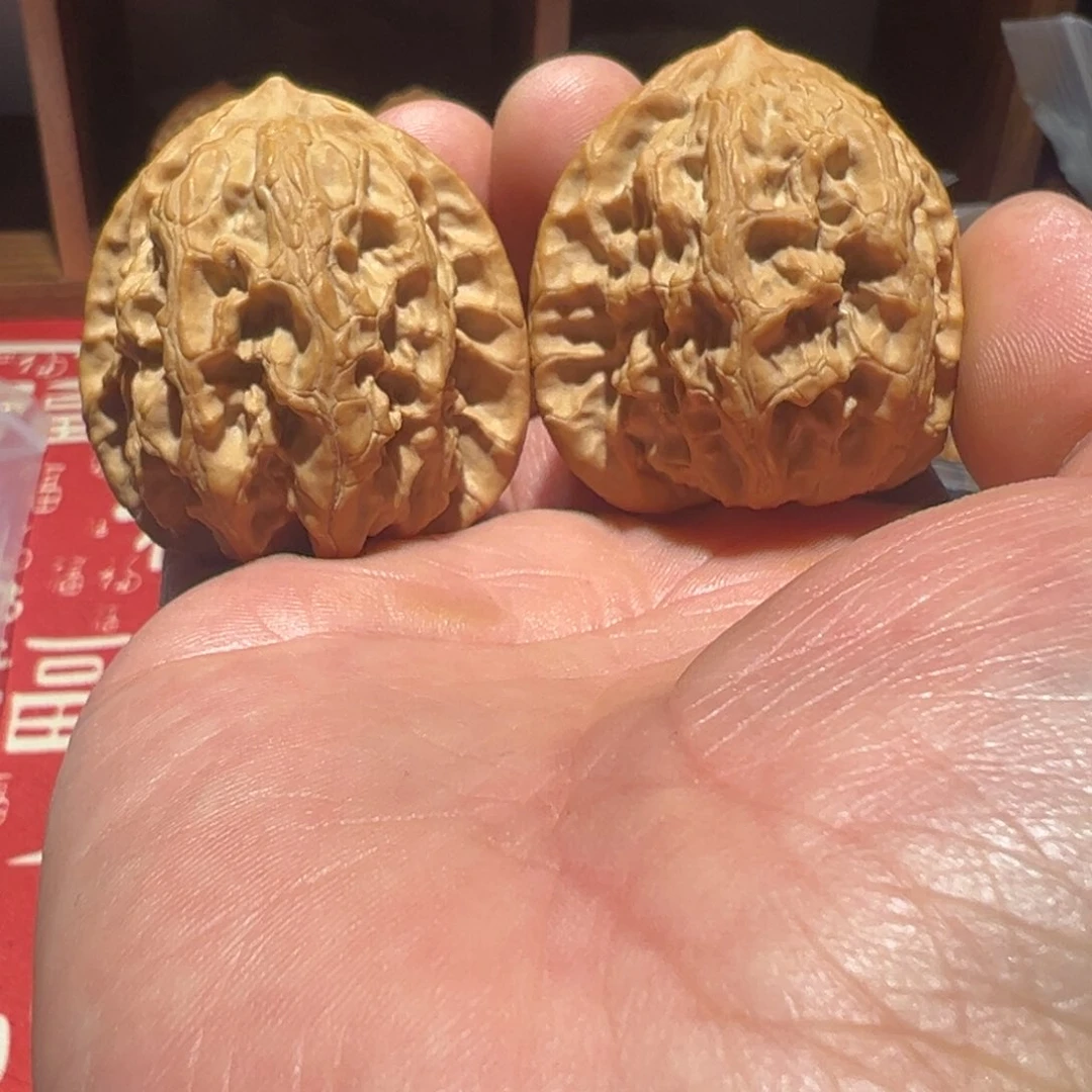 文玩核桃吊坠L*L梨木台