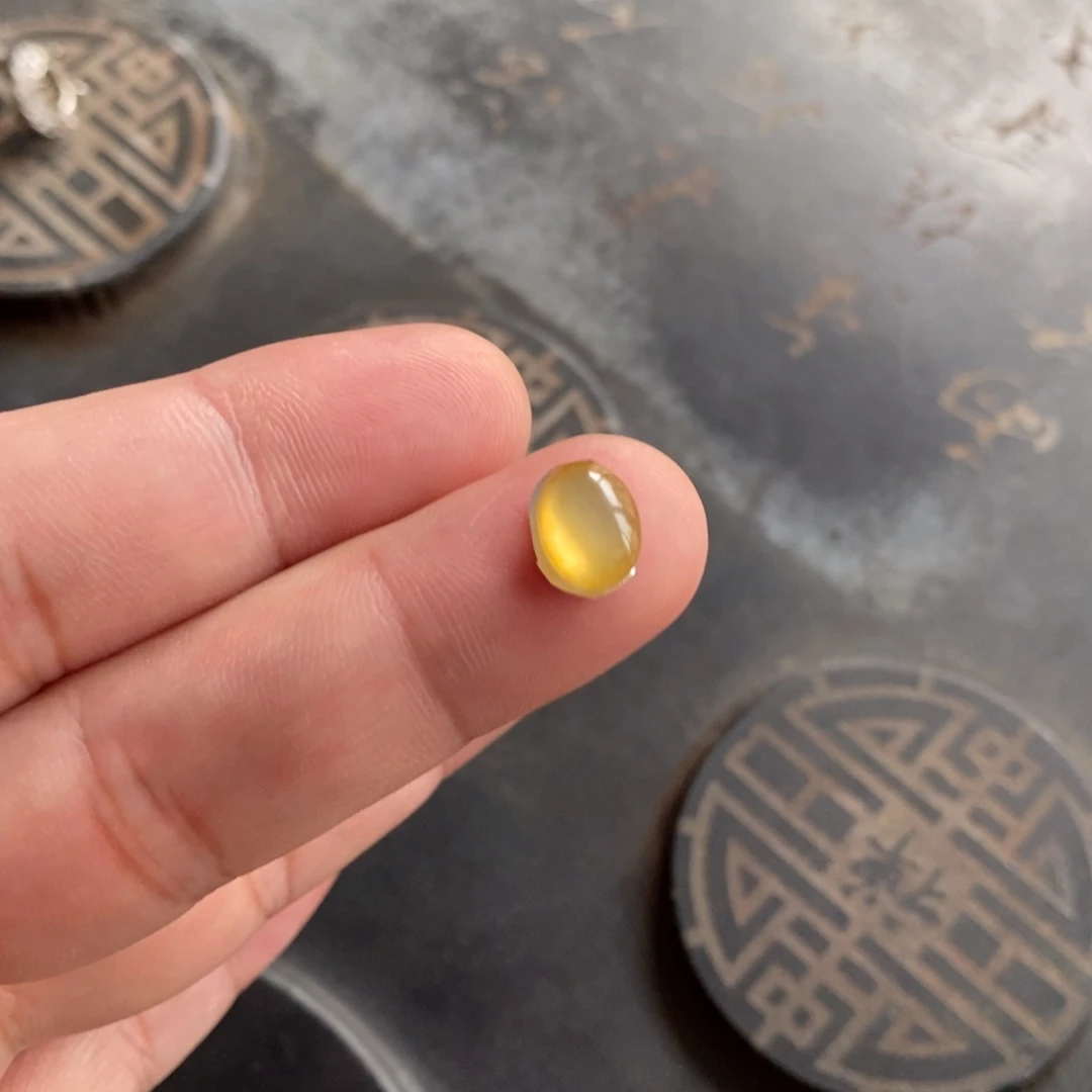 翡翠裸石带****步黄冰黄翡蛋面