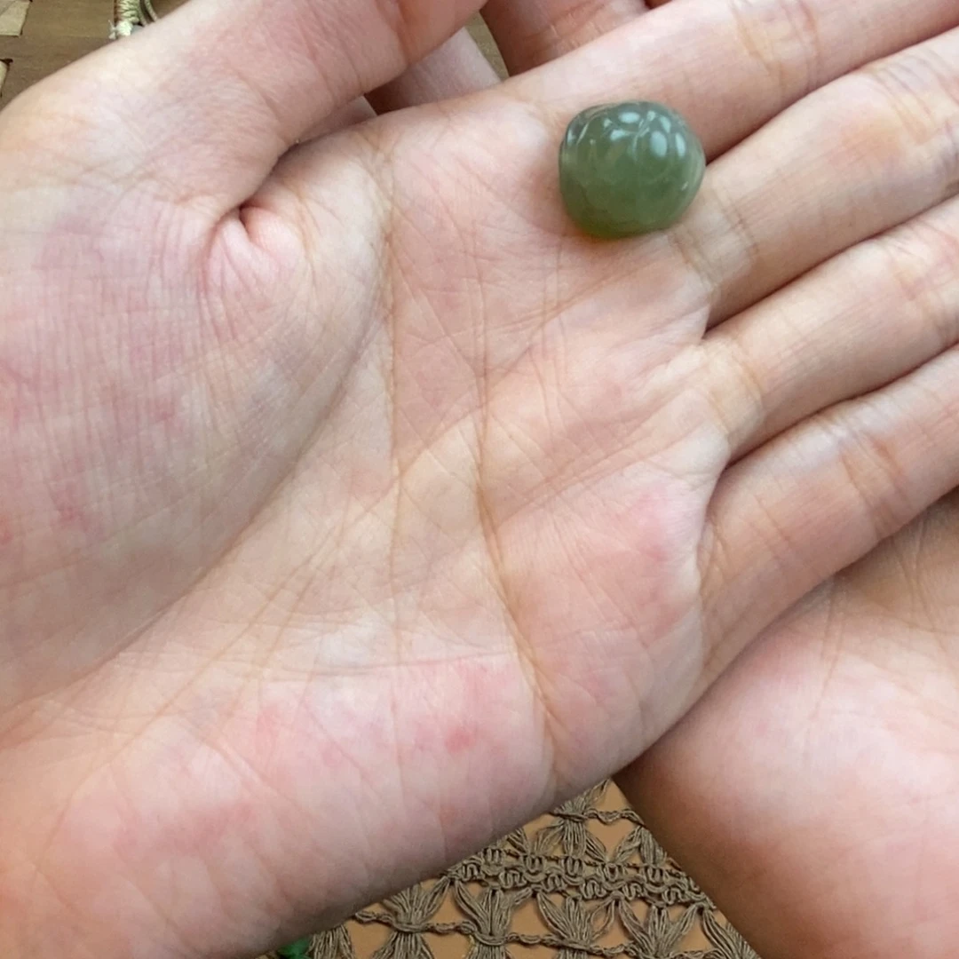 和田玉未镶嵌颈饰时**走