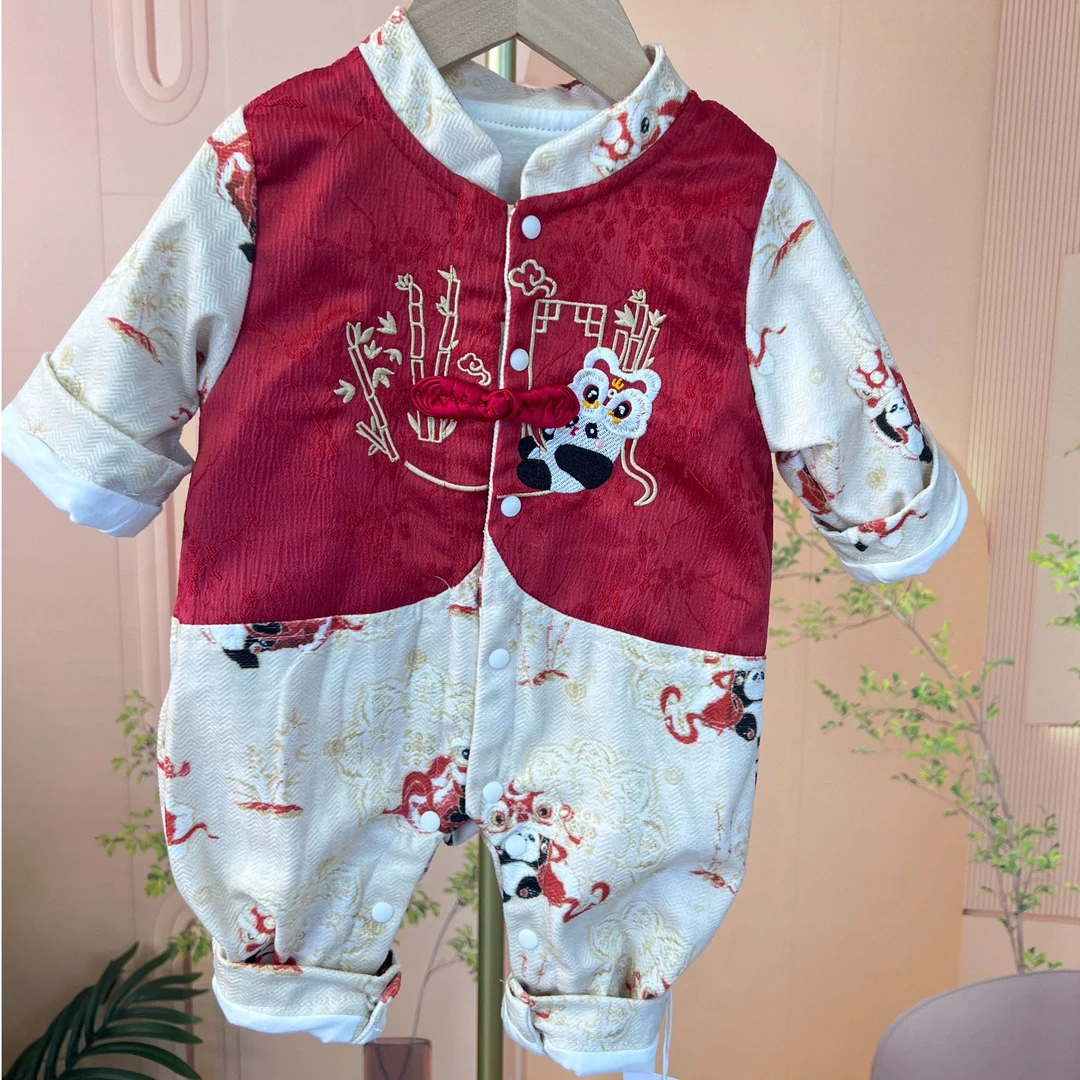 2025年新款婴儿春装连体衣男女宝宝国风周岁百天礼服新生儿外出服