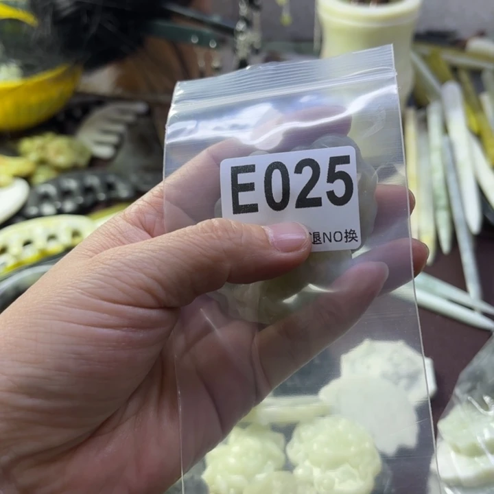 蛇纹石玉发饰合金柒*