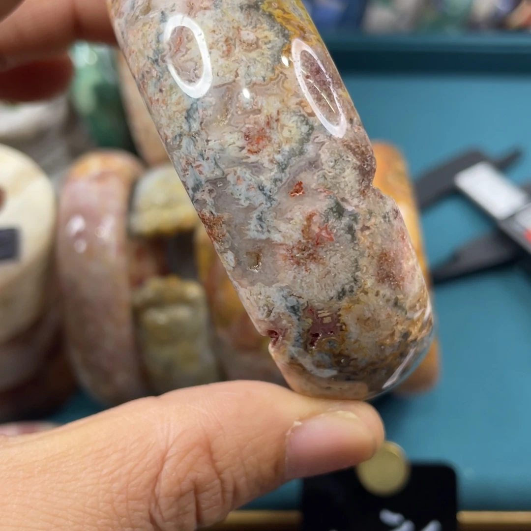 未镶嵌手镯硅化玉