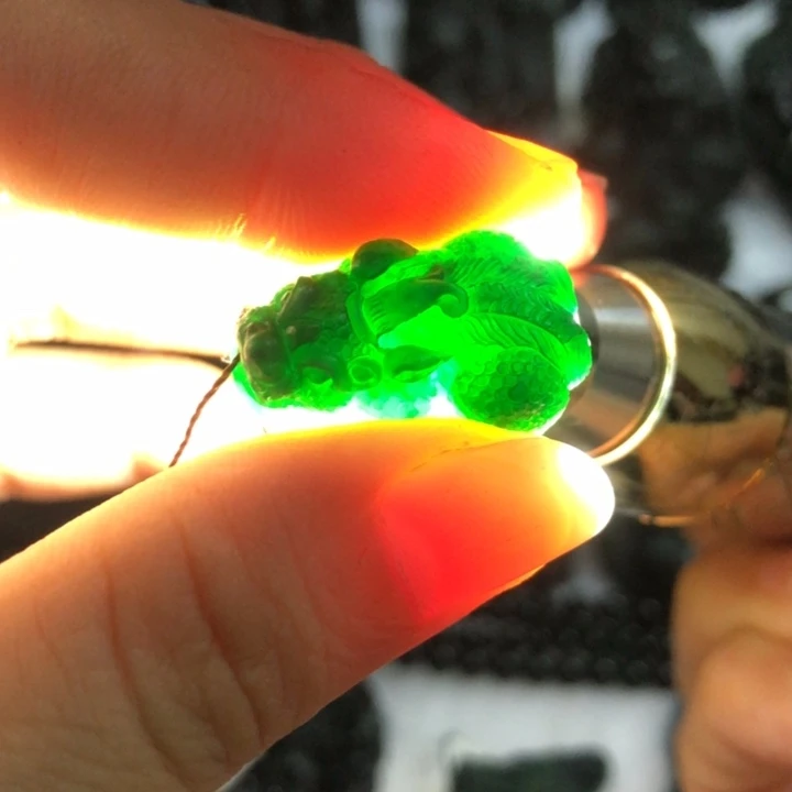 定制翡翠未镶嵌貔貅