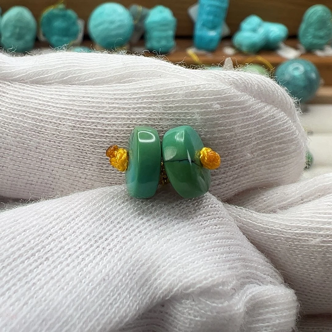 绿松石配饰未镶嵌