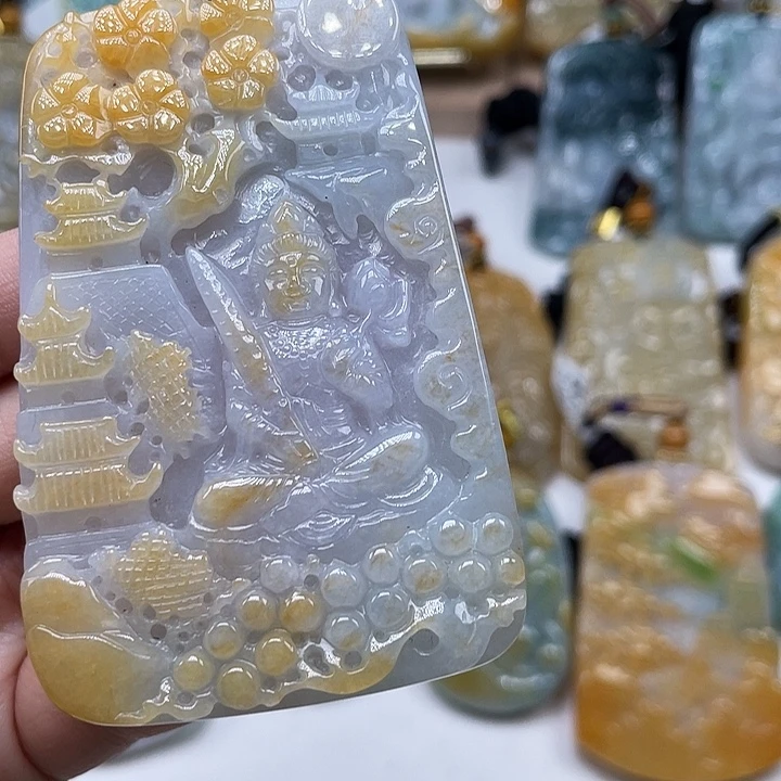 恐****翡翠未镶嵌颈饰天然
