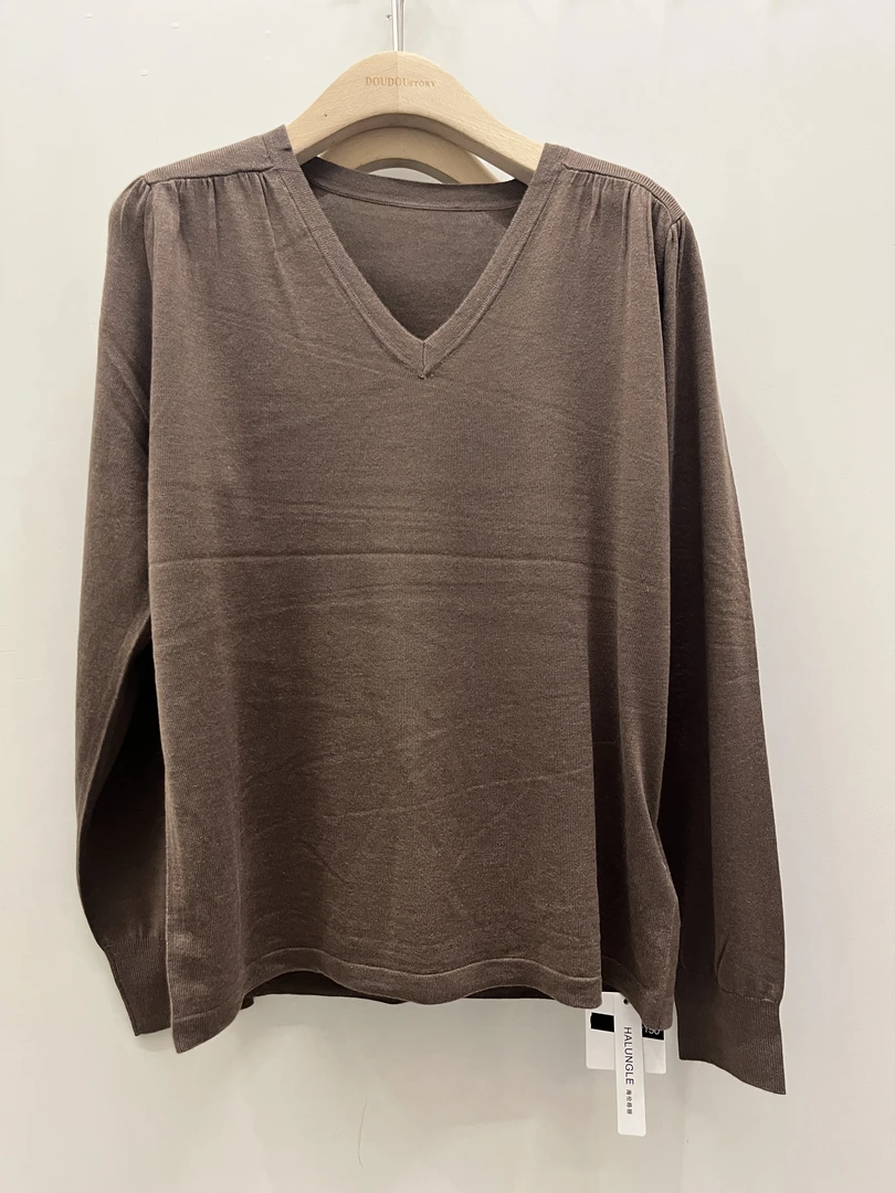 HALUNGLE/海伦格丽Y3633  简约亲肤薄款显瘦v领打底衫