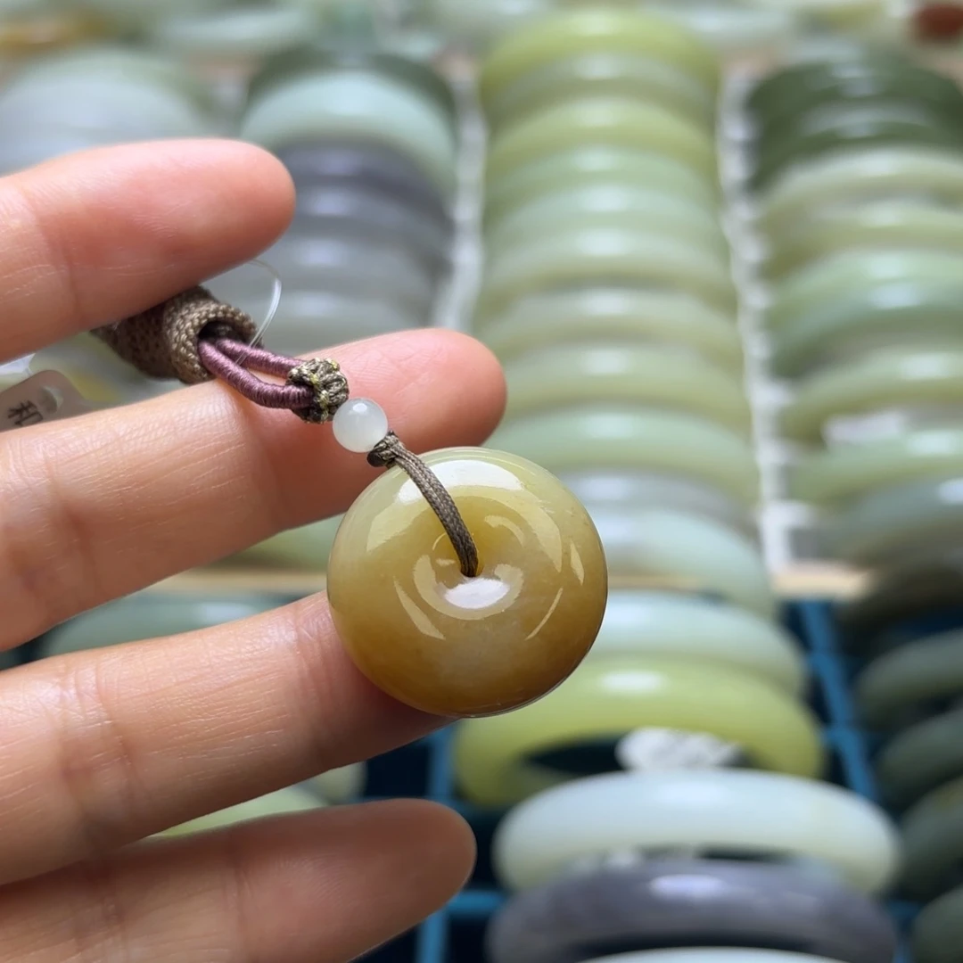 ᦦ***࿐和田玉未镶嵌颈饰