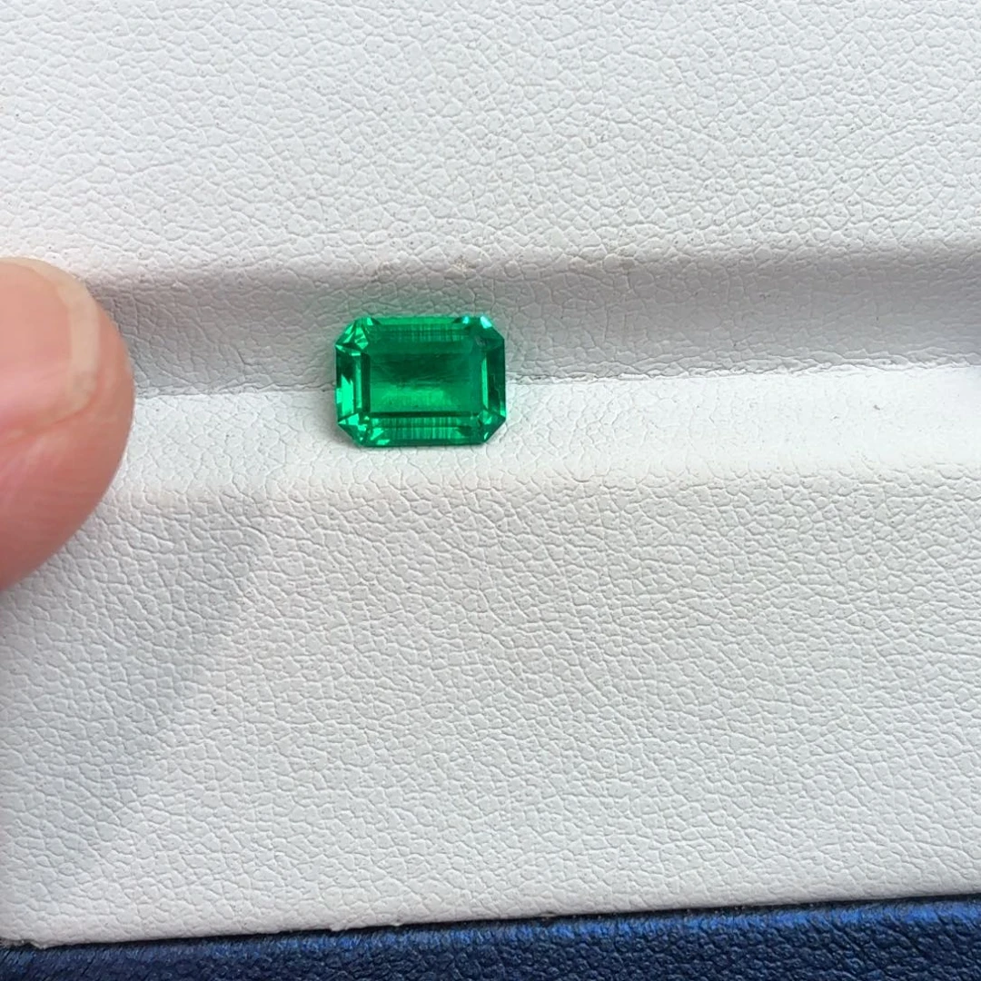 多***光合成（培育）祖母绿裸石1.39ct