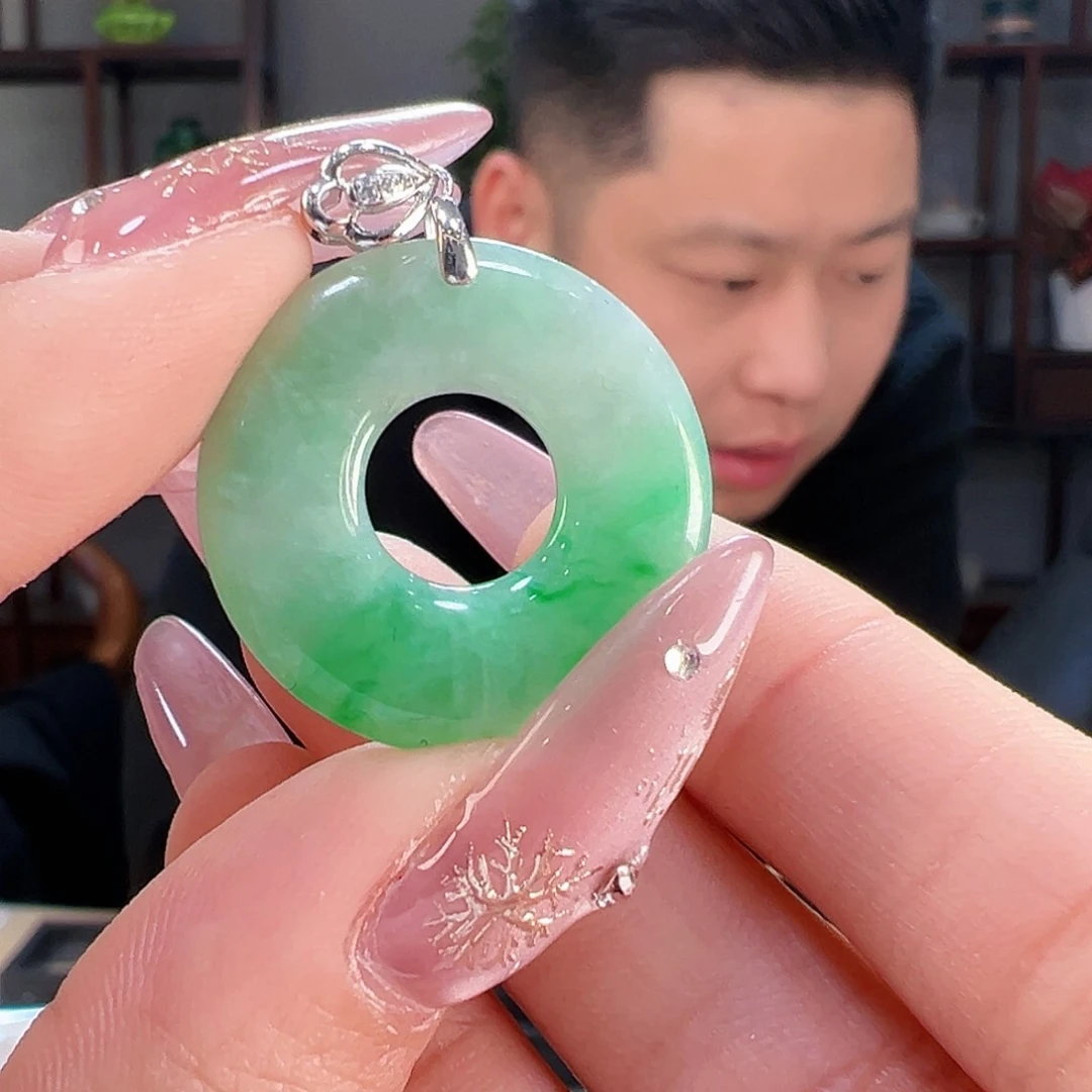 翡翠吊坠(不含链)18K金镶嵌吊坠80