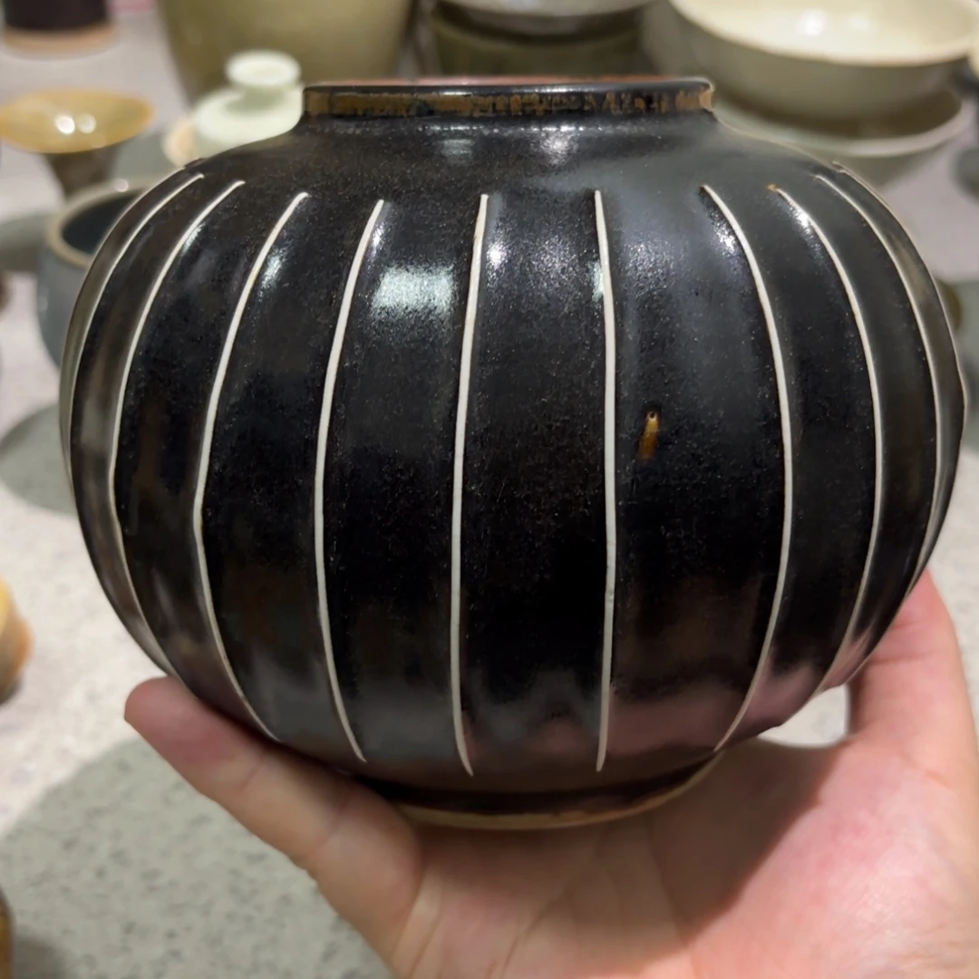 黄***鸿瓷片器型美观大方美观