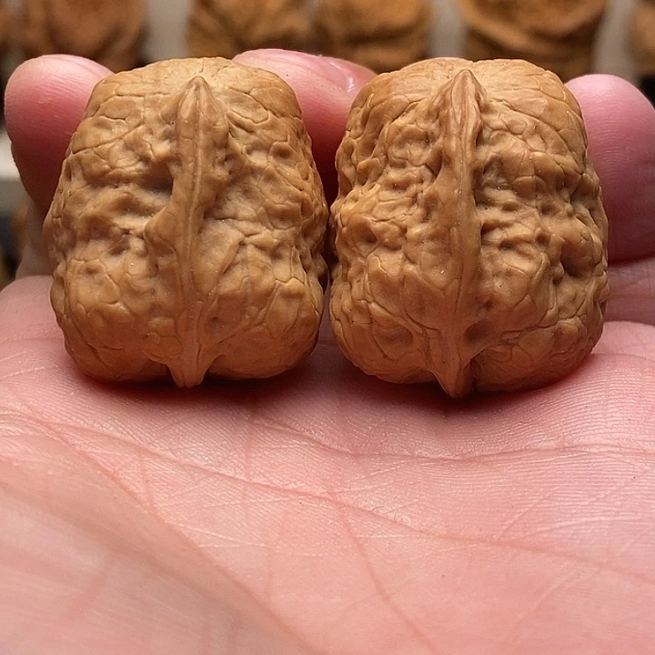 文玩核桃把件9……………………………………