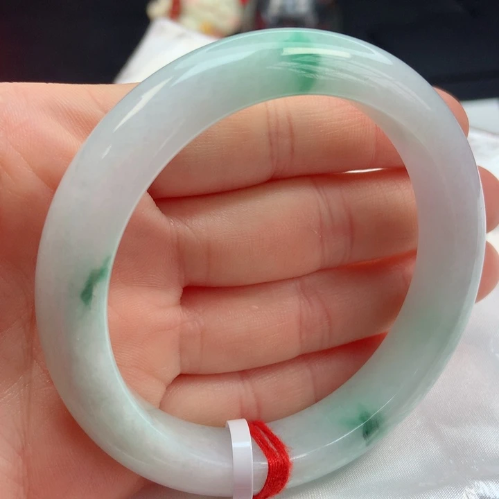 翡翠手镯未镶嵌58圈